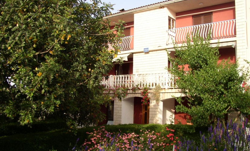 Villa Nikola, A4+1 Nr. 2
