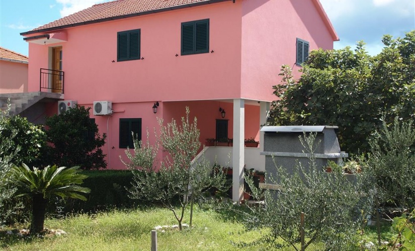 Villa Nike, A5+1