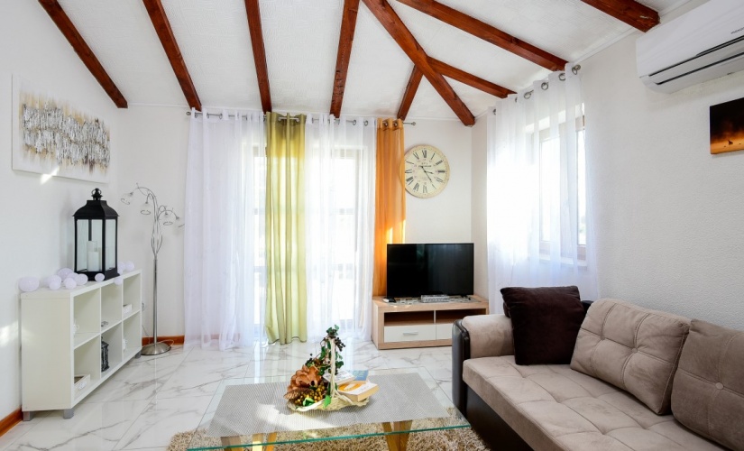 A4 - Nr. 3 - Azur house, A4 - Nr. 3 - Azur house