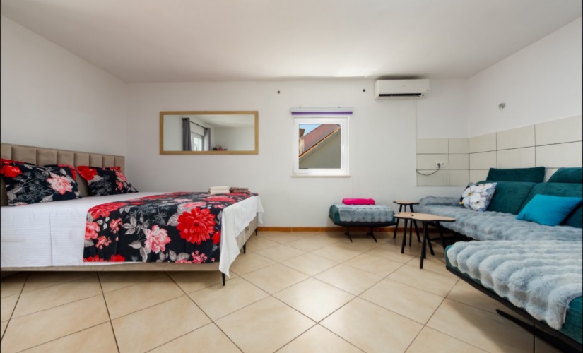 A4+1 Nr. 8, A4+1 Nr. 8